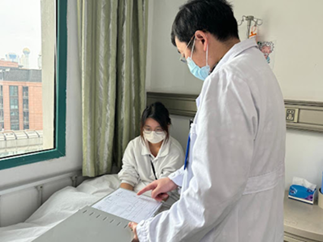 Nữ sinh 14 tuổi phải tiêm insulin suốt đời vì tiểu đường, bác sĩ nhắc: Đừng dùng 3 thứ này thay bữa ăn- Ảnh 1.