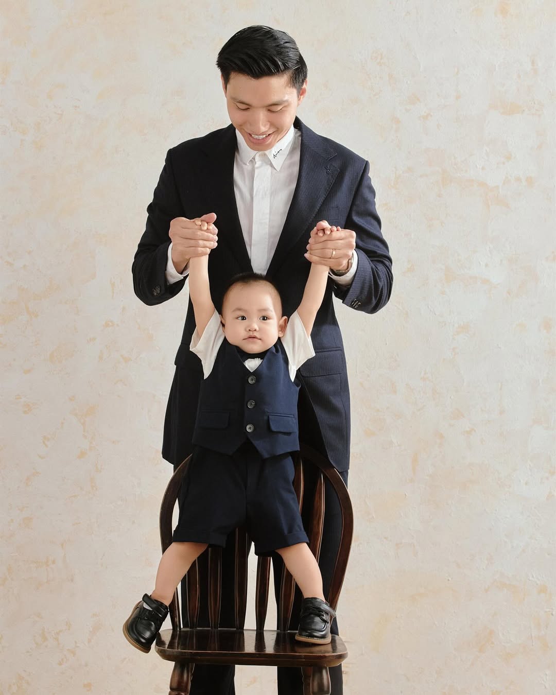Visual "đỉnh nóc " của Doãn Hải My khi diện áo dài sánh đôi cùng Văn Hậu, nhan sắc đỉnh hơn cả thời thi hoa hậu- Ảnh 7. Visual "đỉnh nóc " của Doãn Hải My khi diện áo dài sánh đôi cùng Văn Hậu, nhan sắc đỉnh hơn cả thời thi hoa hậu- Ảnh 7.