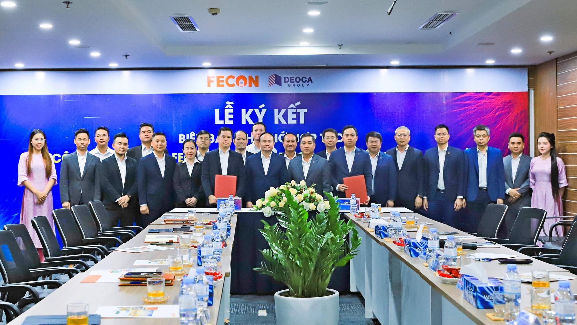 Ngay sau Nghị quyết 68, Đèo Cả và FECON ký kết biên bản hợp tác, sẵn sàng cho các dự án đường sắt đô thị, đường sắt tốc độ cao quốc gia…- Ảnh 1. Ngay sau Nghị quyết 68, Đèo Cả và FECON ký kết biên bản hợp tác, sẵn sàng cho các dự án đường sắt đô thị, đường sắt tốc độ cao quốc gia…- Ảnh 1.