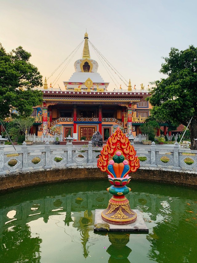 Phát hiện ngôi chùa ngay ở Hà Nội mang vẻ ngoài khác biệt: Du khách nhận xét cảnh như ở nước ngoài- Ảnh 2. Phát hiện ngôi chùa ngay ở Hà Nội mang vẻ ngoài khác biệt: Du khách nhận xét cảnh như ở nước ngoài- Ảnh 2.