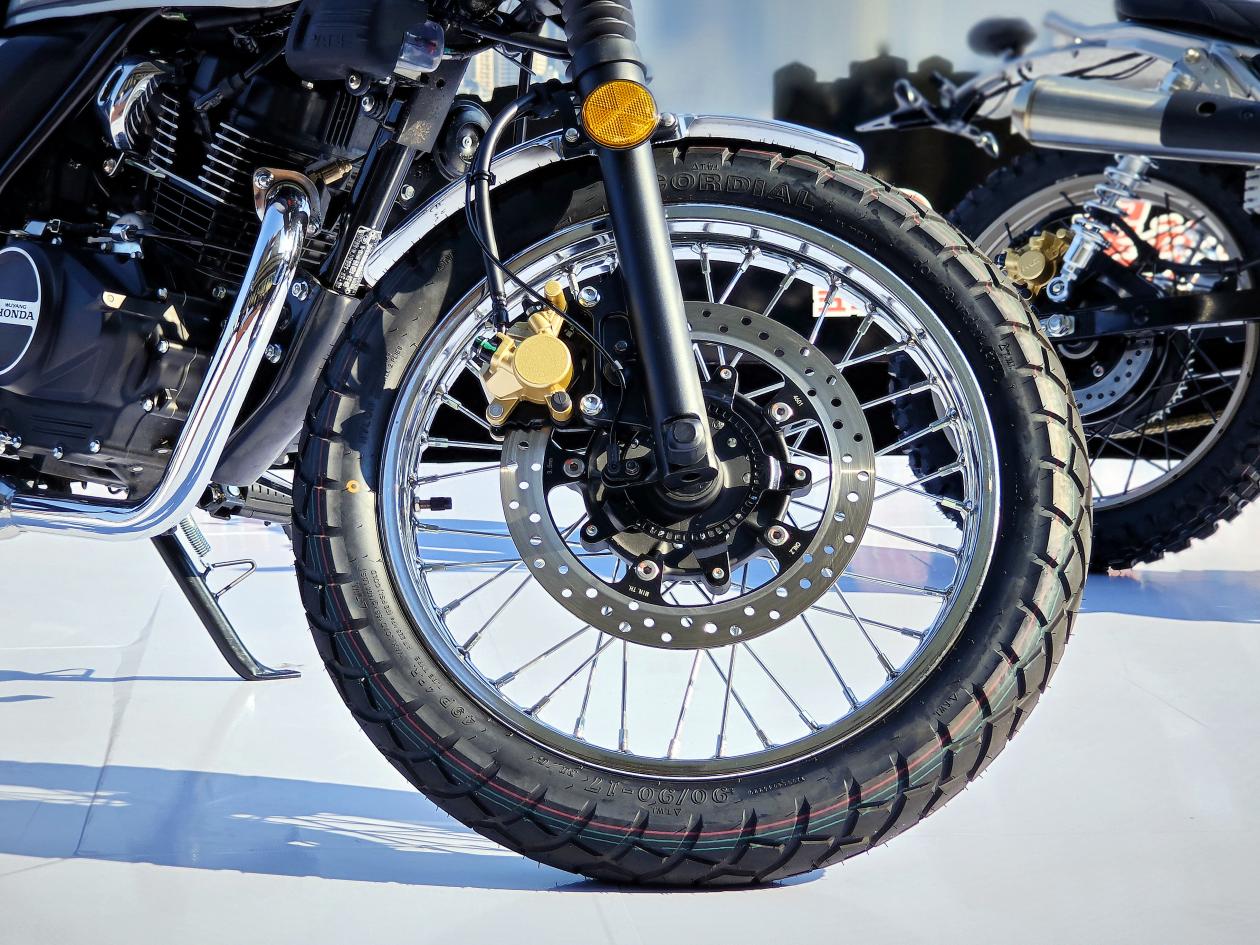 Đại lý Việt nhận cọc mẫu xe máy Honda mới cực đẹp: Ăn xăng 1,93 lít/100 km, hiệu năng ấn tượng vượt xa đối thủ- Ảnh 5. Đại lý Việt nhận cọc mẫu xe máy Honda mới cực đẹp: Ăn xăng 1,93 lít/100 km, hiệu năng ấn tượng vượt xa đối thủ- Ảnh 5.