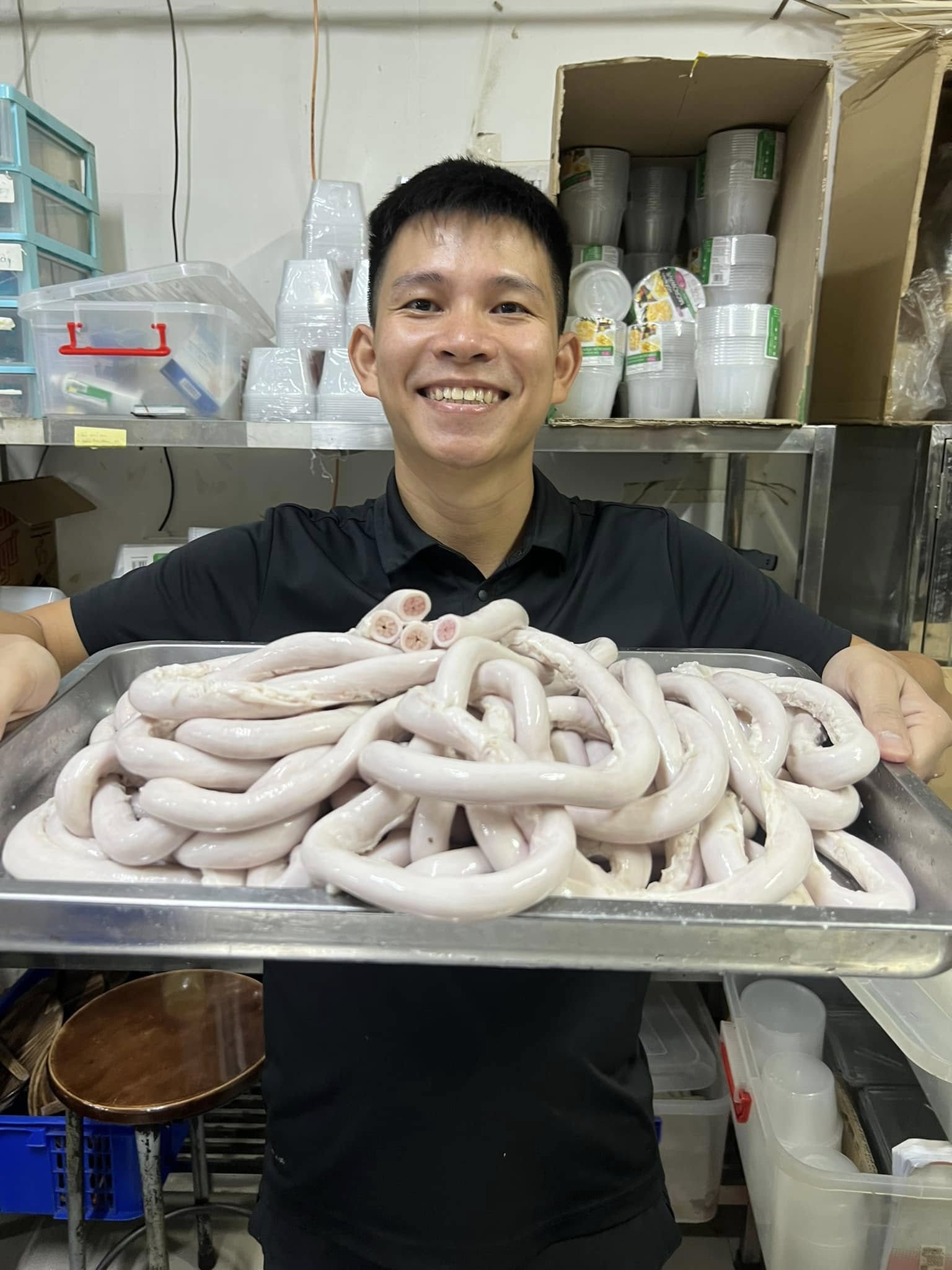 Thế Lòng Se Điếu - người khoe cỗ lòng se điếu dài tới 40m nổi lên giữa tranh cãi, là ai?- Ảnh 5. Thế Lòng Se Điếu - người khoe cỗ lòng se điếu dài tới 40m nổi lên giữa tranh cãi, là ai?- Ảnh 5.