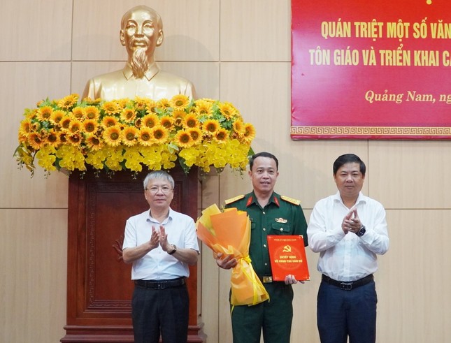 Công bố quyết định của Ban Bí thư Trung ương Đảng về công tác cán bộ- Ảnh 1. Công bố quyết định của Ban Bí thư Trung ương Đảng về công tác cán bộ- Ảnh 1.