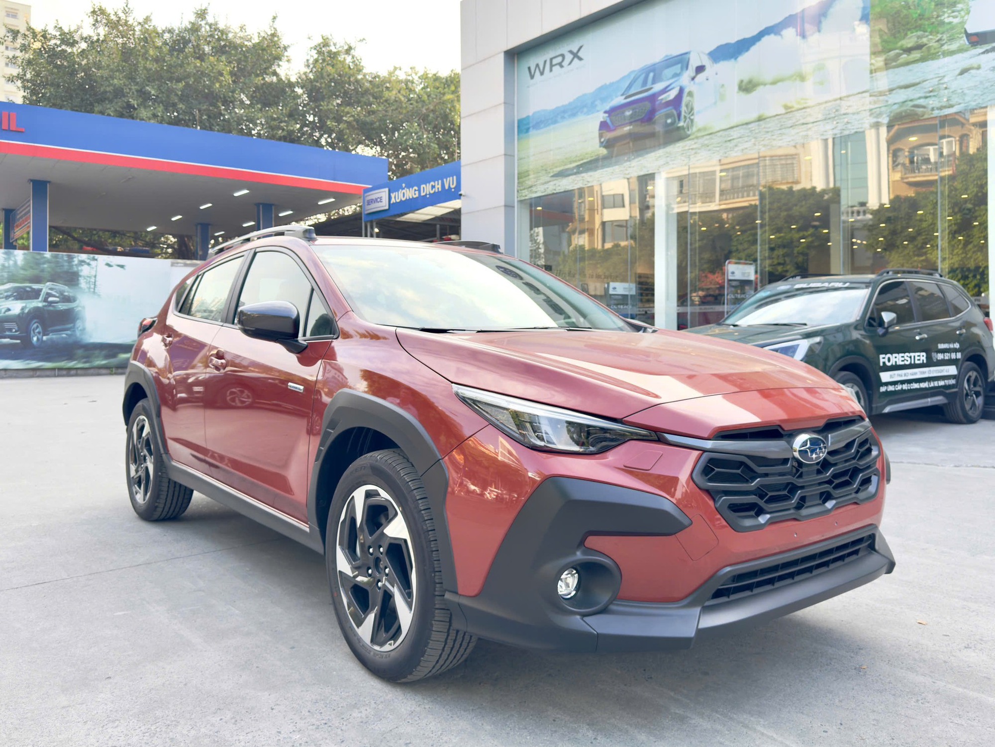 Subaru Crosstrek giảm tới 139 triệu đồng tại đại lý: Bản hybrid giảm nhiều nhất nhưng vẫn đắt ngang Santa Fe tầm trung- Ảnh 1. Subaru Crosstrek giảm tới 139 triệu đồng tại đại lý: Bản hybrid giảm nhiều nhất nhưng vẫn đắt ngang Santa Fe tầm trung- Ảnh 1.