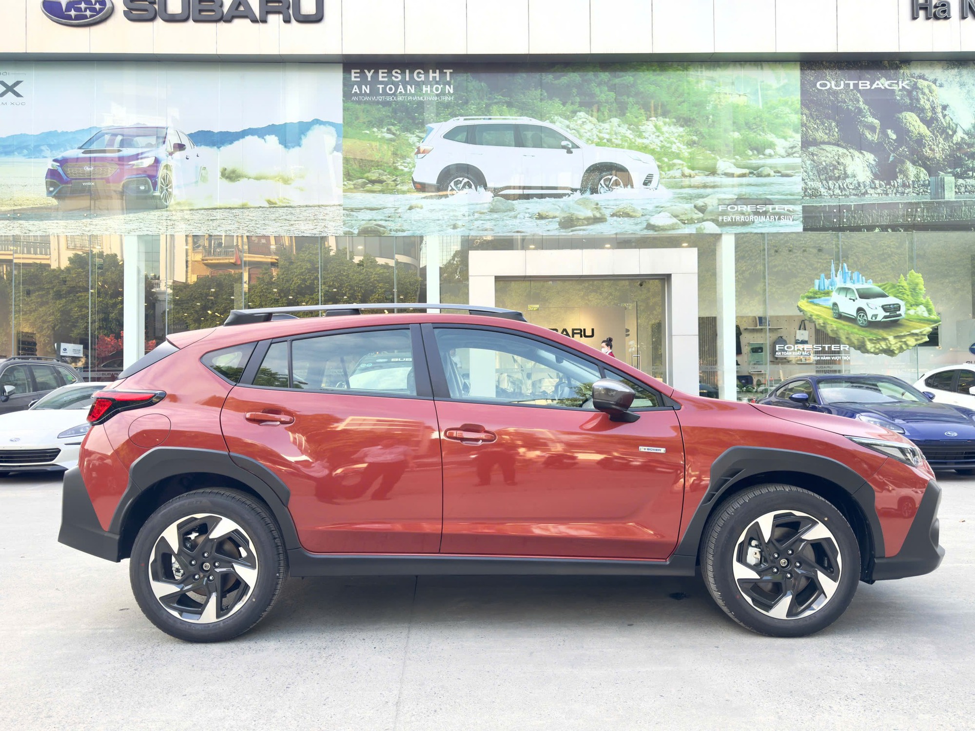 Subaru Crosstrek giảm tới 139 triệu đồng tại đại lý: Bản hybrid giảm nhiều nhất nhưng vẫn đắt ngang Santa Fe tầm trung- Ảnh 2. Subaru Crosstrek giảm tới 139 triệu đồng tại đại lý: Bản hybrid giảm nhiều nhất nhưng vẫn đắt ngang Santa Fe tầm trung- Ảnh 2.