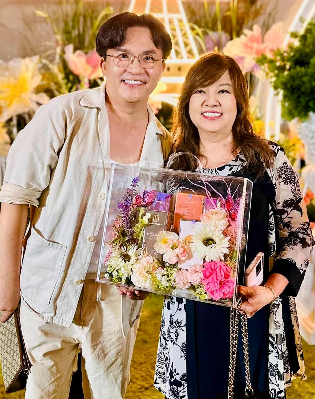 Hình ảnh Đại Nghĩa và mẹ trước khi bà qua đời vì đột quỵ, tình trạng hiện tại của nam MC gây xót xa- Ảnh 3. Hình ảnh Đại Nghĩa và mẹ trước khi bà qua đời vì đột quỵ, tình trạng hiện tại của nam MC gây xót xa- Ảnh 3.