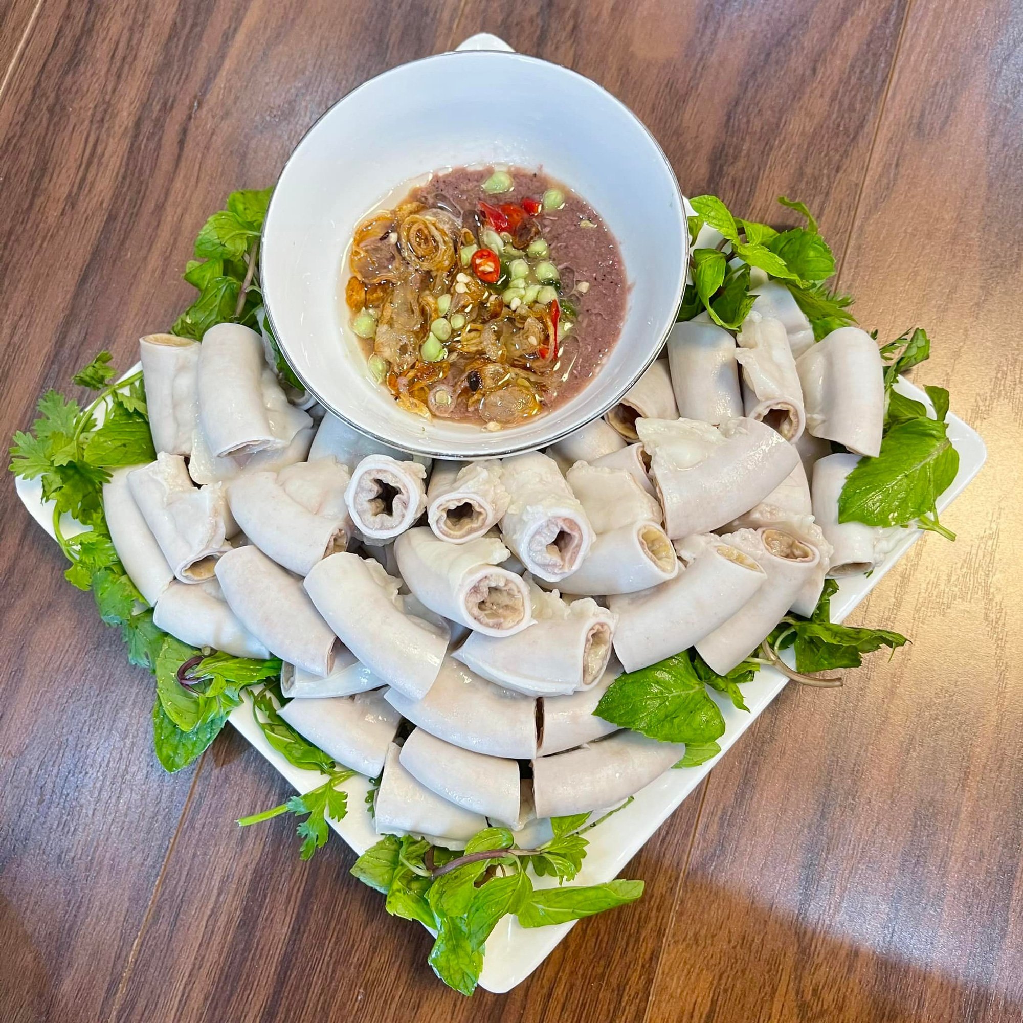 Lòng lợn “bách khoa toàn thư”: Mỗi miếng một tên gọi, ăn sai là mất hết tinh túy!- Ảnh 2. Lòng lợn “bách khoa toàn thư”: Mỗi miếng một tên gọi, ăn sai là mất hết tinh túy!- Ảnh 2.
