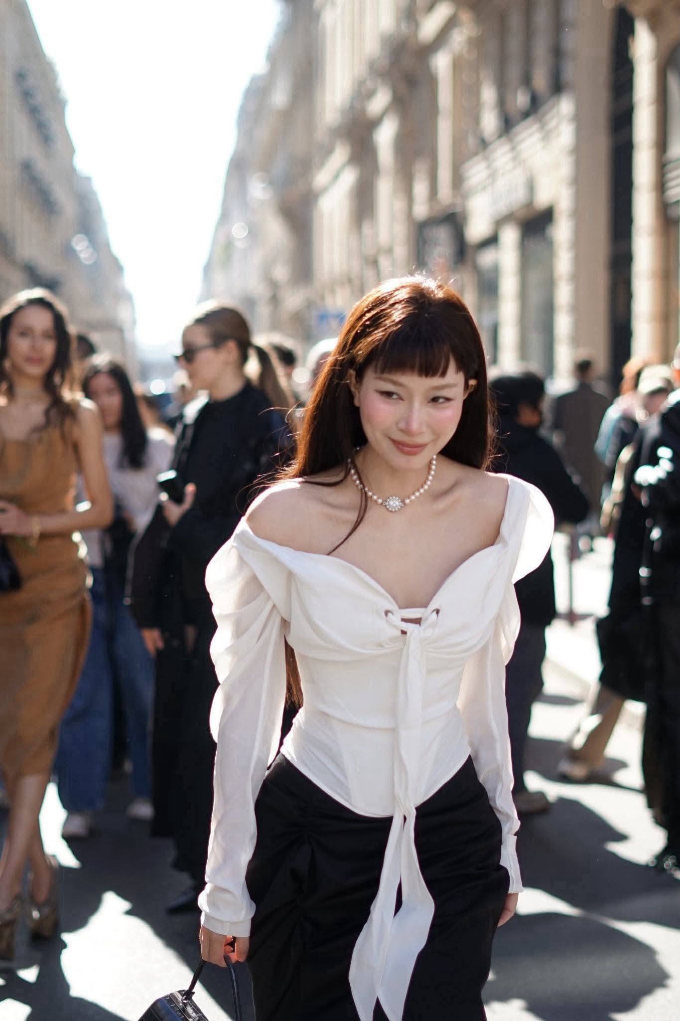 Nàng thơ 9x được mời tham dự Paris Fashion Week: Là gương mặt du học sinh nổi bật, hút 2 triệu người theo dõi trên MXH- Ảnh 2. Nàng thơ 9x được mời tham dự Paris Fashion Week: Là gương mặt du học sinh nổi bật, hút 2 triệu người theo dõi trên MXH- Ảnh 2.