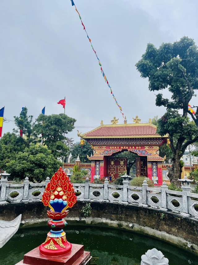 Phát hiện ngôi chùa ngay ở Hà Nội mang vẻ ngoài khác biệt: Du khách nhận xét cảnh như ở nước ngoài- Ảnh 4. Phát hiện ngôi chùa ngay ở Hà Nội mang vẻ ngoài khác biệt: Du khách nhận xét cảnh như ở nước ngoài- Ảnh 4.