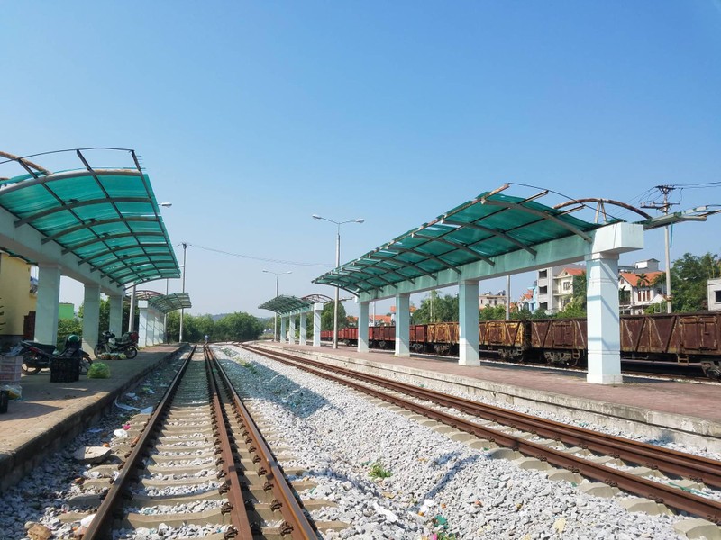 Vingroup muốn làm tuyến đường sắt tốc độ 300km/h Hà Nội - Quảng Ninh, Bộ tính kết hợp với dự án 8.300 tỷ- Ảnh 1. Vingroup muốn làm tuyến đường sắt tốc độ 300km/h Hà Nội - Quảng Ninh, Bộ tính kết hợp với dự án 8.300 tỷ- Ảnh 1.