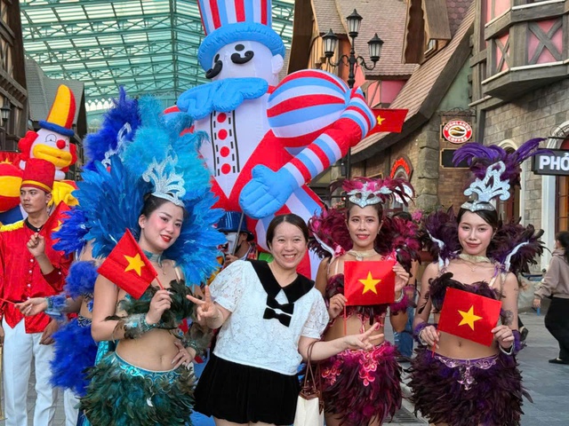 Bất ngờ lượng khách du lịch đến với các tỉnh miền Tây dịp lễ- Ảnh 3. Bất ngờ lượng khách du lịch đến với các tỉnh miền Tây dịp lễ- Ảnh 3.