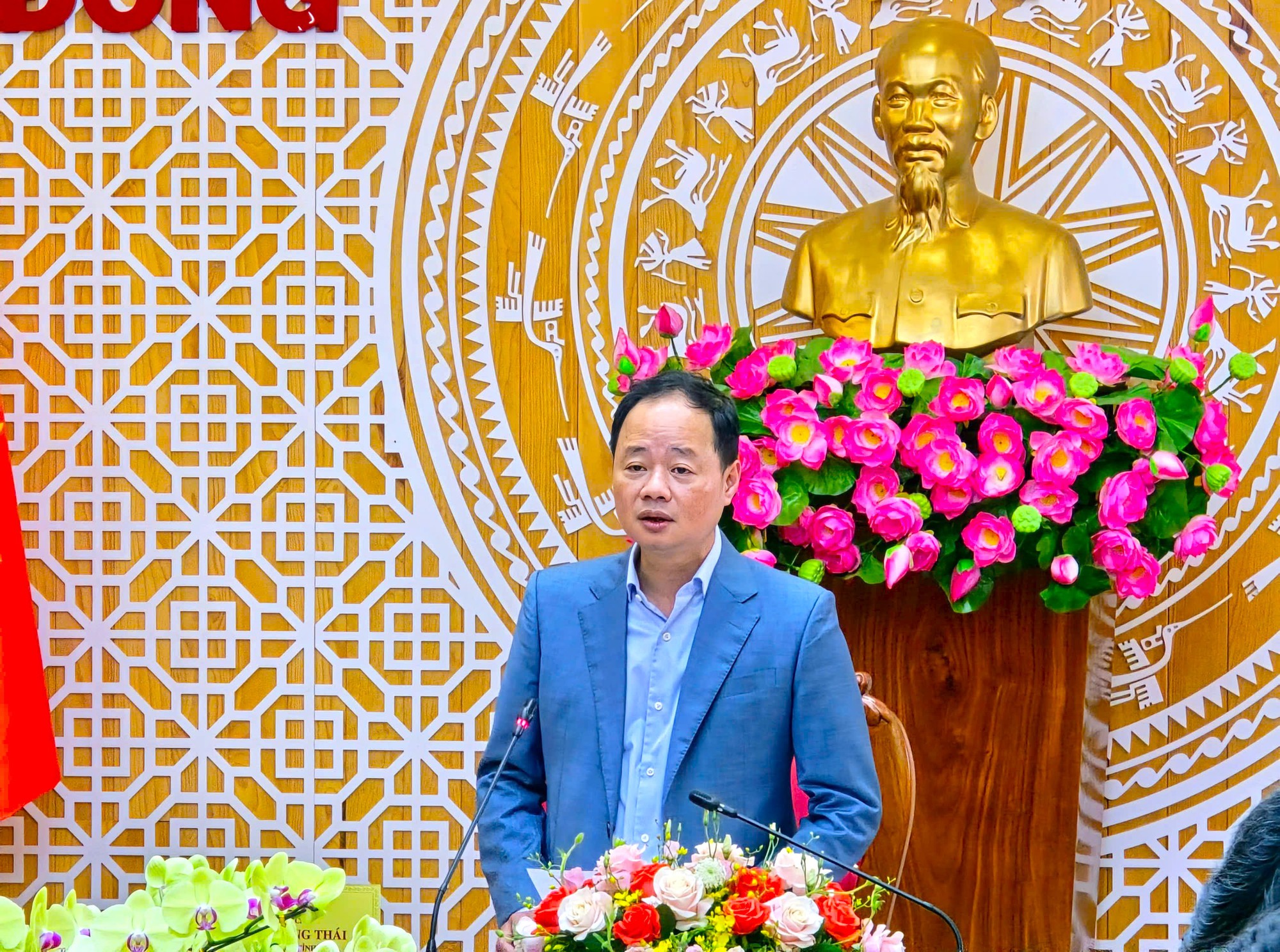 Lâm Đồng: Sẽ xem xét đình chỉ chức vụ chủ tịch huyện nếu chậm triển khai dự án cao tốc- Ảnh 2. Lâm Đồng: Sẽ xem xét đình chỉ chức vụ chủ tịch huyện nếu chậm triển khai dự án cao tốc- Ảnh 2.