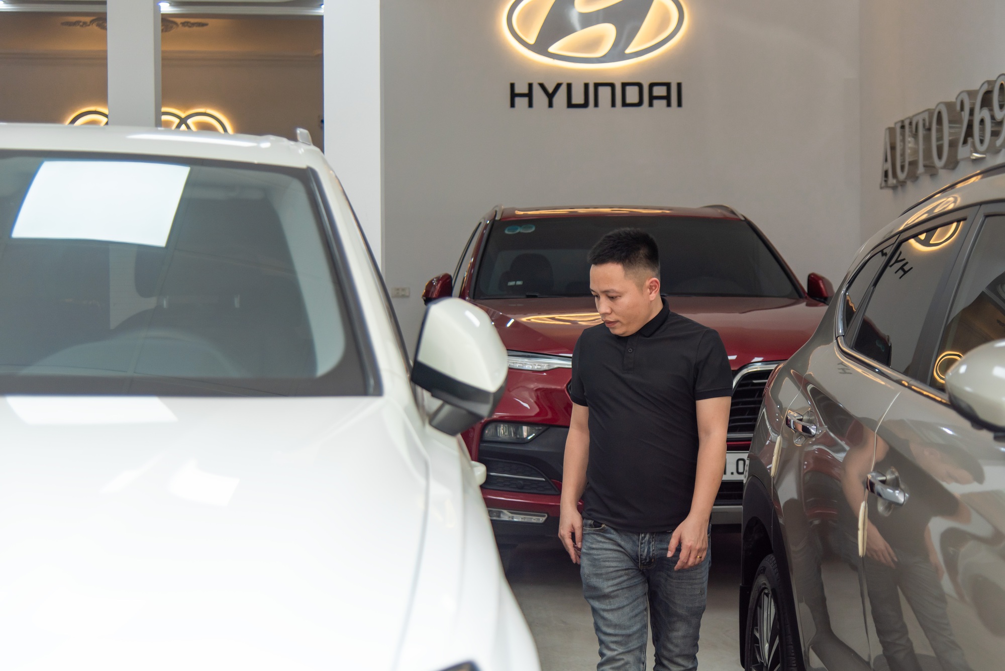 Chủ showroom xe cũ nói gì về việc thu mua xe Trung Quốc đã qua sử dụng?- Ảnh 2. Chủ showroom xe cũ nói gì về việc thu mua xe Trung Quốc đã qua sử dụng?- Ảnh 2.