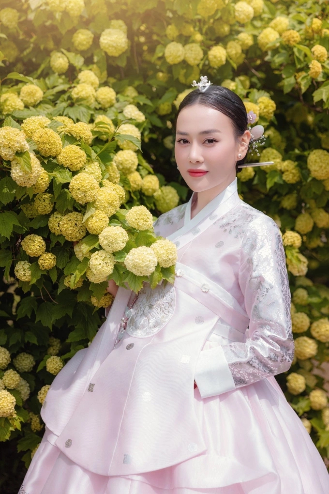 Phương Oanh kết thân với món nước chống nắng, trắng da làm từ 3 loại quả đầy collagen của người Việt, visual dịp nghỉ lễ khiến nhiều người ngẩn ngơ- Ảnh 1. Phương Oanh kết thân với món nước chống nắng, trắng da làm từ 3 loại quả đầy collagen của người Việt, visual dịp nghỉ lễ khiến nhiều người ngẩn ngơ- Ảnh 1.