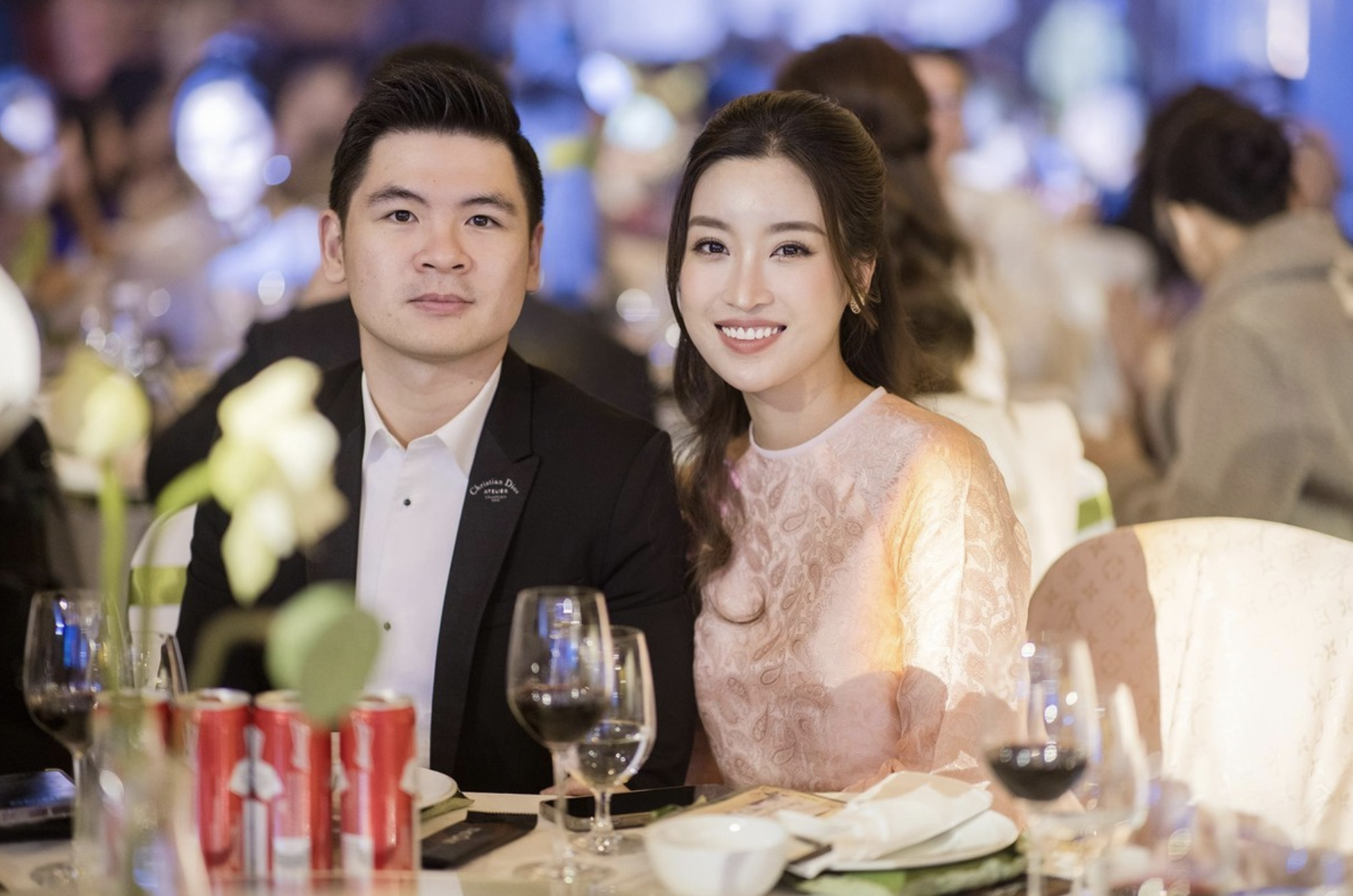 'Dâu hào môn' Đỗ Mỹ Linh đang sở hữu bao nhiêu tài sản nhà chồng?- Ảnh 1. 'Dâu hào môn' Đỗ Mỹ Linh đang sở hữu bao nhiêu tài sản nhà chồng?- Ảnh 1.