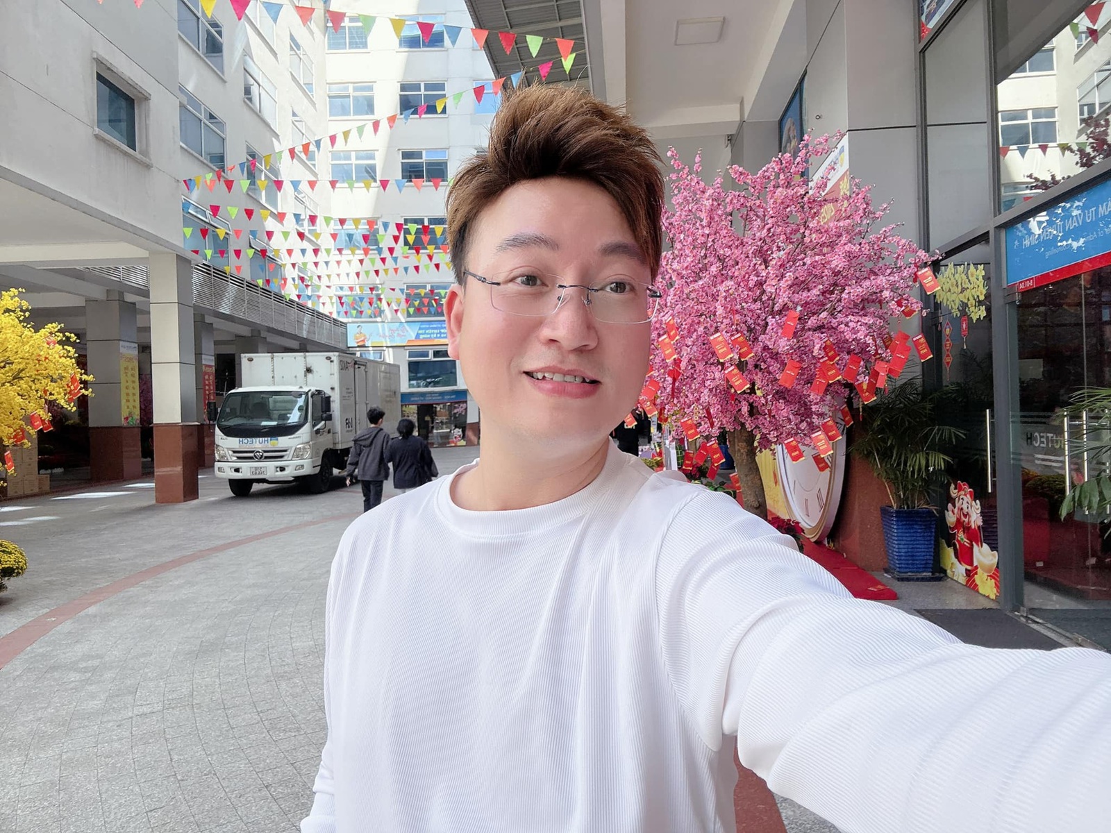 Nam ca sĩ gặp tai nạn mất trí nhớ: “Tôi chỉ nhớ một người duy nhất”- Ảnh 1. Nam ca sĩ gặp tai nạn mất trí nhớ: “Tôi chỉ nhớ một người duy nhất”- Ảnh 1.