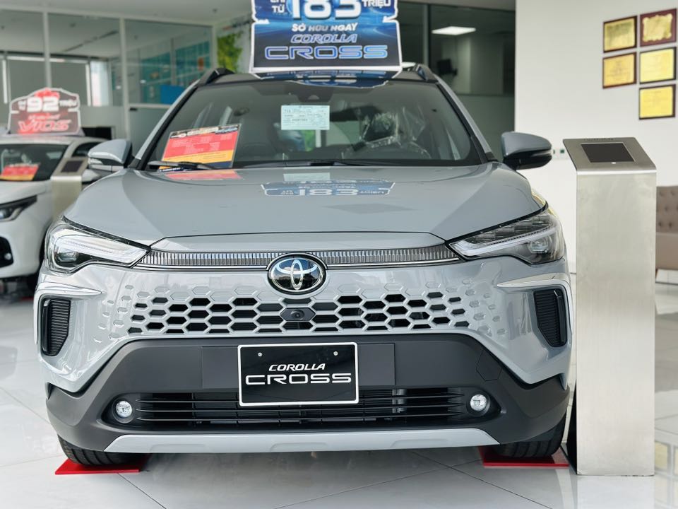 Toyota Corolla Cross giảm giá nhiều nhất 46 triệu đồng: Giá khởi điểm còn 779 triệu, càng làm khó nhóm 'đàn em' Seltos, Creta- Ảnh 3. Toyota Corolla Cross giảm giá nhiều nhất 46 triệu đồng: Giá khởi điểm còn 779 triệu, càng làm khó nhóm 'đàn em' Seltos, Creta- Ảnh 3.