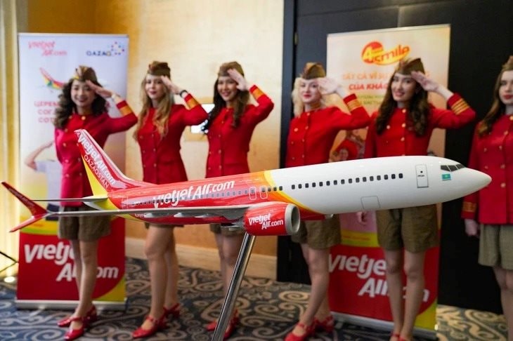 Ra mắt hãng bay ở Trung Á, hợp tác với Boeing, DN của tỷ phú Nguyễn Thị Phương Thảo dự định làm gì?- Ảnh 4. Ra mắt hãng bay ở Trung Á, hợp tác với Boeing, DN của tỷ phú Nguyễn Thị Phương Thảo dự định làm gì?- Ảnh 4.
