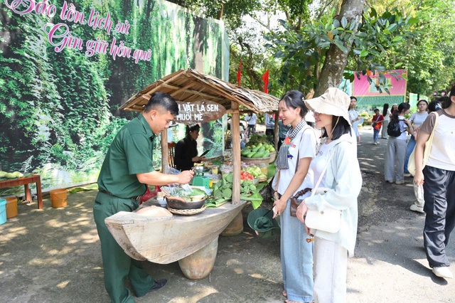 Bất ngờ lượng khách du lịch đến với các tỉnh miền Tây dịp lễ- Ảnh 8. Bất ngờ lượng khách du lịch đến với các tỉnh miền Tây dịp lễ- Ảnh 8.
