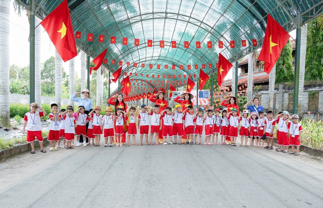 Bất ngờ lượng khách du lịch đến với các tỉnh miền Tây dịp lễ- Ảnh 12. Bất ngờ lượng khách du lịch đến với các tỉnh miền Tây dịp lễ- Ảnh 12.