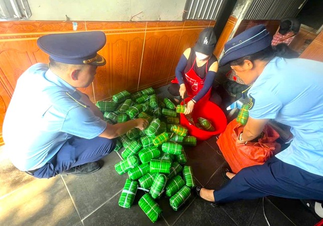 Nghệ An: Phát hiện hơn nửa tấn mì chính nghi giả thương hiệu lớn- Ảnh 5.