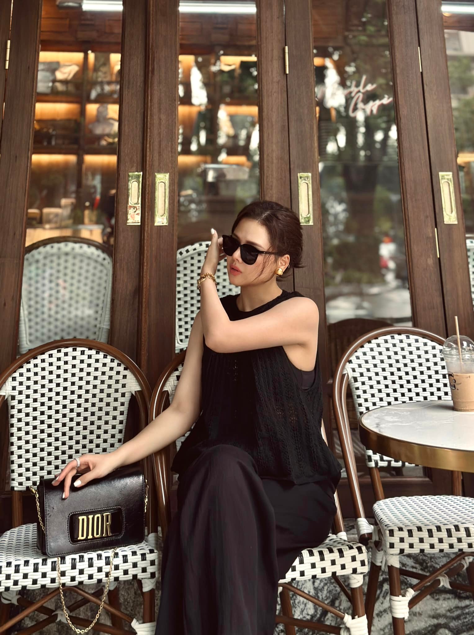 Chồng đại gia của sao nữ Vbiz: TGĐ tập đoàn nghìn tỷ, cưới 5 năm nhưng vẫn Chồng đại gia của sao nữ Vbiz: TGĐ tập đoàn nghìn tỷ, cưới 5 năm nhưng vẫn