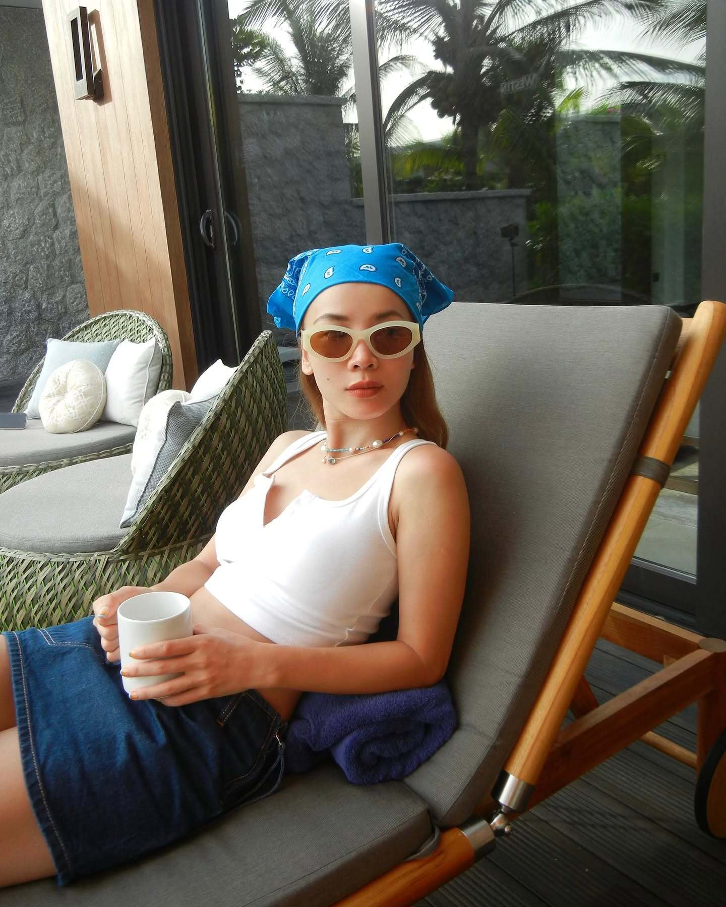 Vbiz có mỹ nhân 41 tuổi thảnh thơi đi du lịch khắp nơi, style đẹp phát mê- Ảnh 1. Vbiz có mỹ nhân 41 tuổi thảnh thơi đi du lịch khắp nơi, style đẹp phát mê- Ảnh 1.