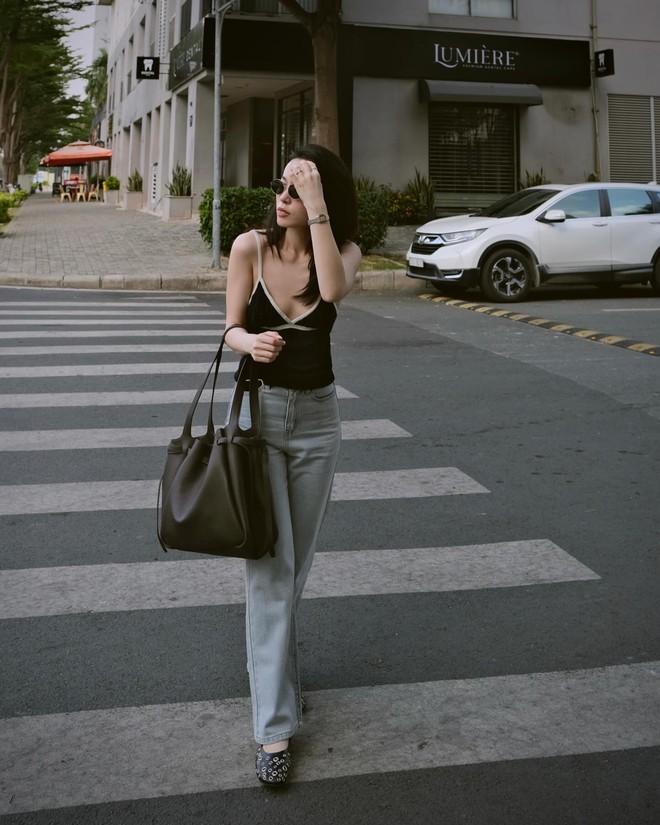 4 mỹ nhân có street style mùa hè xuất sắc không đối thủ, tư liệu mặc đẹp cho mọi chị em chính là đây- Ảnh 5. 4 mỹ nhân có street style mùa hè xuất sắc không đối thủ, tư liệu mặc đẹp cho mọi chị em chính là đây- Ảnh 5.
