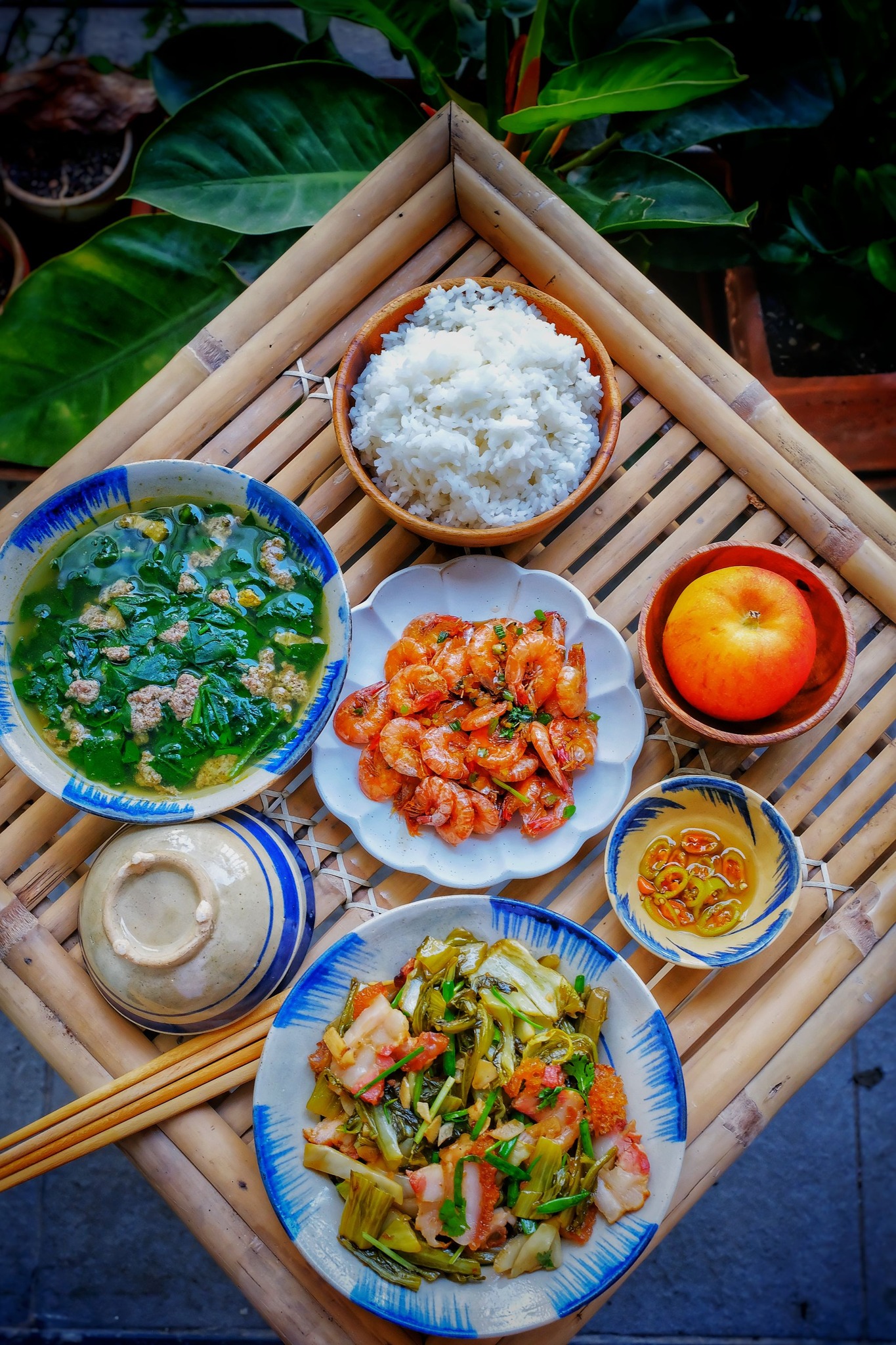 Loạt bữa cơm nhà viral khắp MXH: Công thức một mặn-một rau-một canh-hoa quả chuẩn ý chị em, đỡ đau đầu mỗi khi nghĩ món- Ảnh 9. Loạt bữa cơm nhà viral khắp MXH: Công thức một mặn-một rau-một canh-hoa quả chuẩn ý chị em, đỡ đau đầu mỗi khi nghĩ món- Ảnh 9.