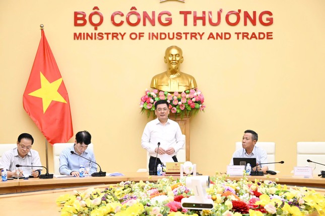 Nhiều doanh nghiệp Việt lên phương án mua hàng Mỹ- Ảnh 1. Nhiều doanh nghiệp Việt lên phương án mua hàng Mỹ- Ảnh 1.