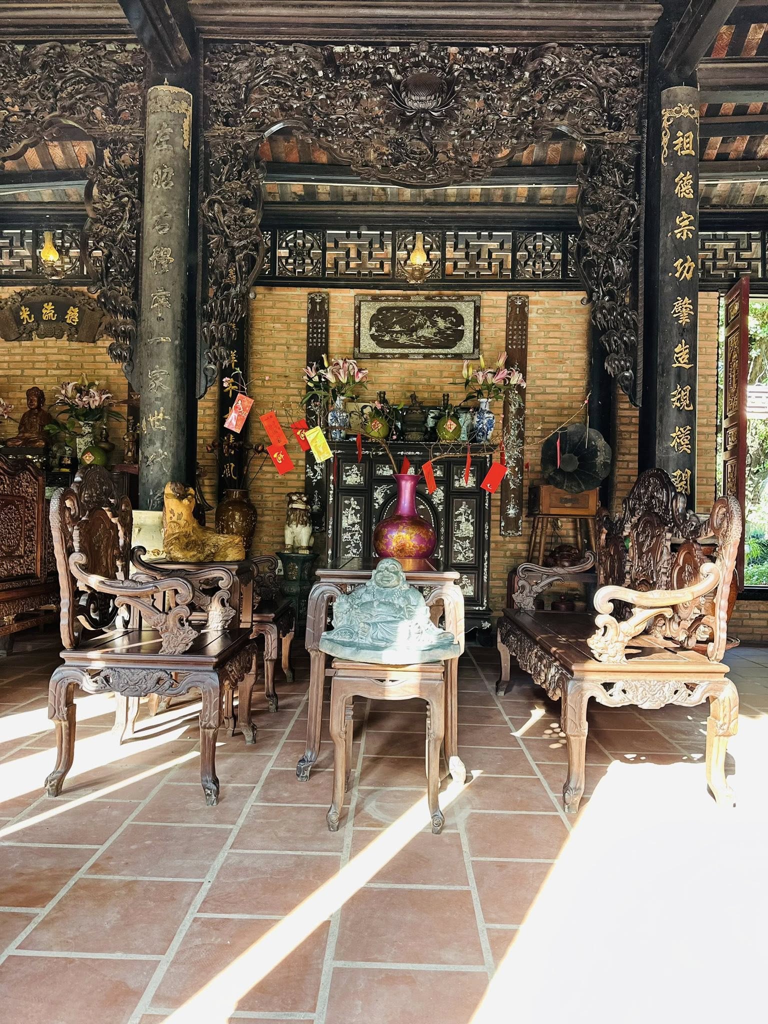 Cận cảnh biệt phủ 100 tỷ, toàn gỗ quý ở Đồng Nai: Nam nghệ sĩ sẵn sàng bán rẻ nếu tìm đúng người- Ảnh 5. Cận cảnh biệt phủ 100 tỷ, toàn gỗ quý ở Đồng Nai: Nam nghệ sĩ sẵn sàng bán rẻ nếu tìm đúng người- Ảnh 5.