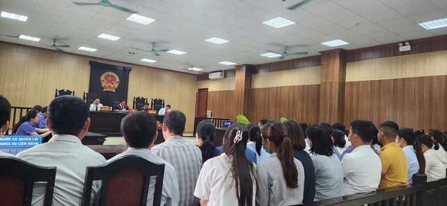 Cựu Giám đốc Chi nhánh Văn phòng đăng ký đất đai TP Sầm Sơn và 43 bị cáo chuẩn bị hầu toà- Ảnh 1. Cựu Giám đốc Chi nhánh Văn phòng đăng ký đất đai TP Sầm Sơn và 43 bị cáo chuẩn bị hầu toà- Ảnh 1.