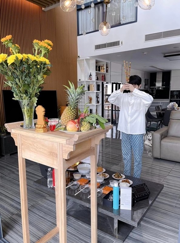 Cú lia camera 20 giây đủ để Gil Lê flex căn hộ sang chảnh, view 