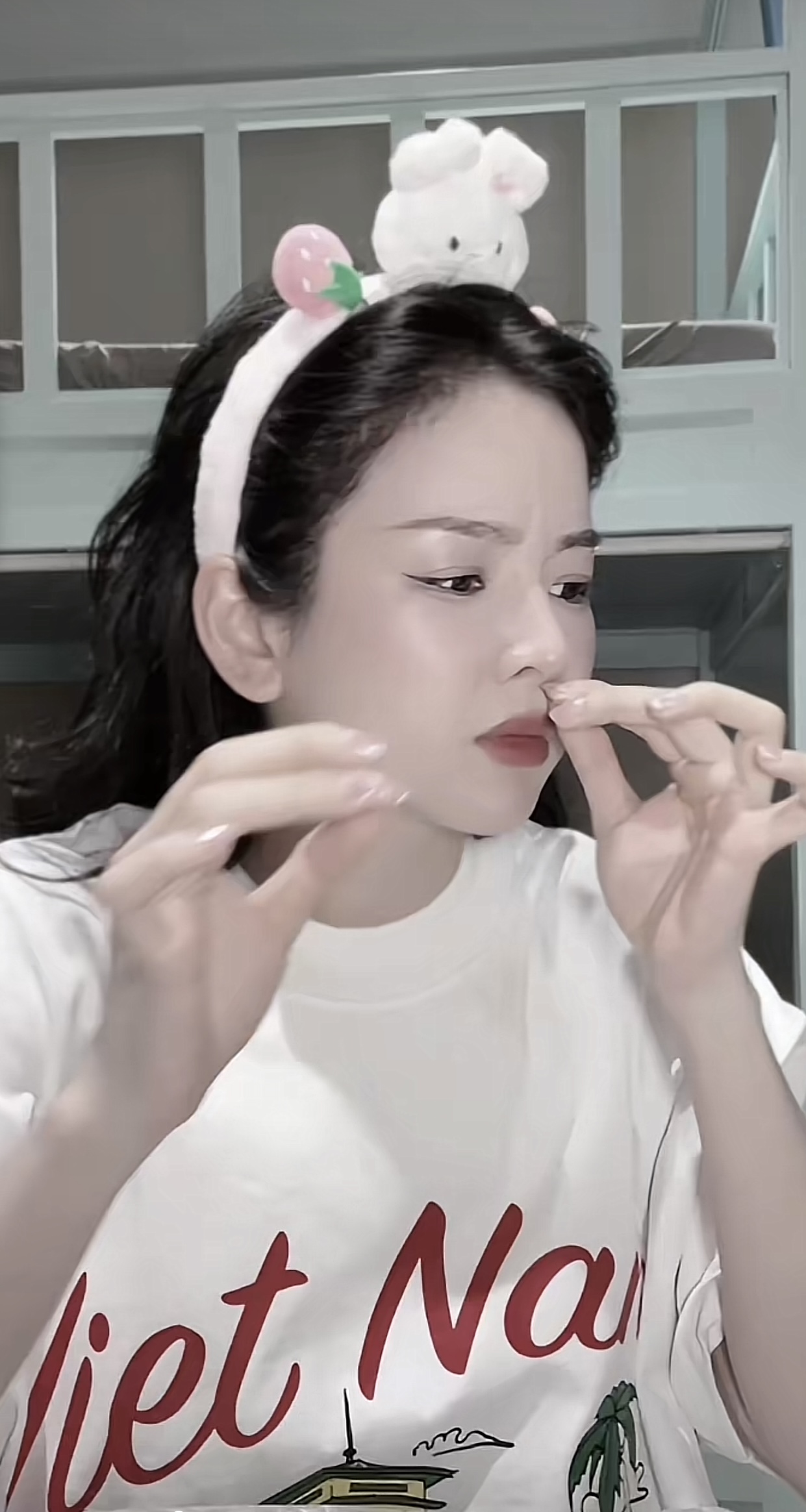 2,5 triệu người thích thú xem DJ Mie mukbang loại quả nặng mùi nhất Việt Nam- Ảnh 2. 2,5 triệu người thích thú xem DJ Mie mukbang loại quả nặng mùi nhất Việt Nam- Ảnh 2.