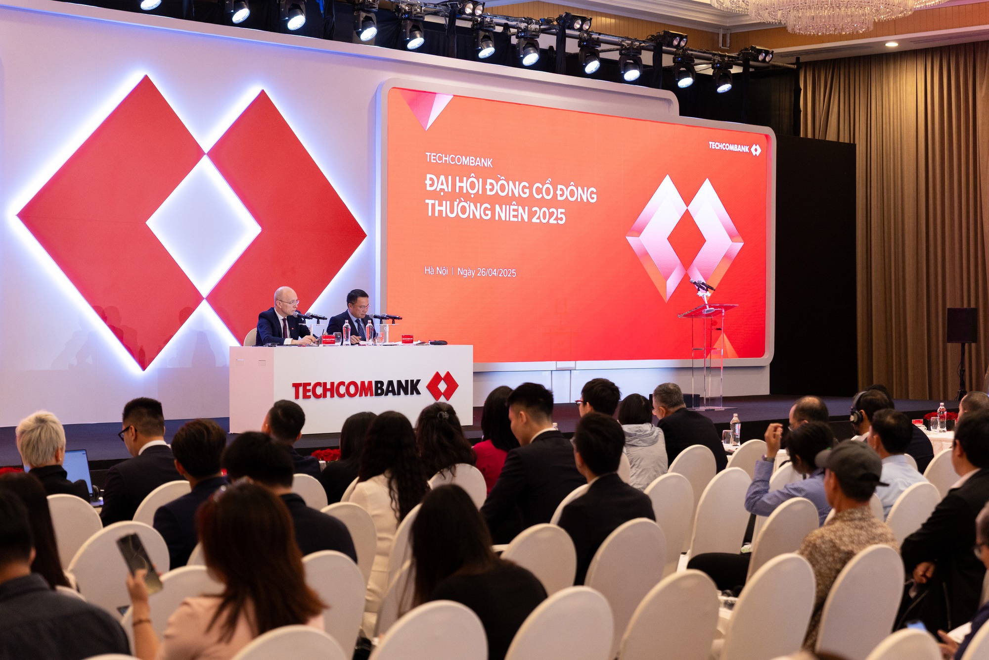 Techcombank và tham vọng trở thành tập đoàn tài chính toàn diện hàng đầu khu vực- Ảnh 3. Techcombank và tham vọng trở thành tập đoàn tài chính toàn diện hàng đầu khu vực- Ảnh 3.