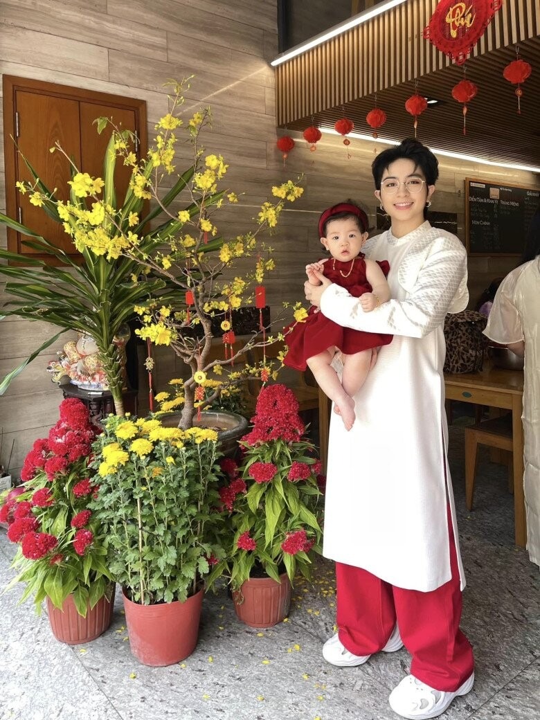 Cú lia camera 20 giây đủ để Gil Lê flex căn hộ sang chảnh, view 