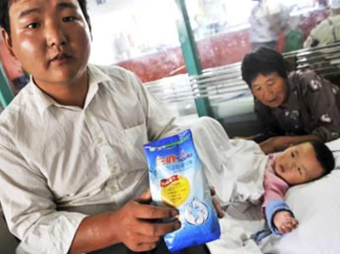 Những vụ bê bối sữa giả gây ám ảnh suốt 7 thập kỷ: Hàng loạt trẻ tử vong, ảnh hưởng trí tuệ, các giám đốc lĩnh án tử hình- Ảnh 2. Những vụ bê bối sữa giả gây ám ảnh suốt 7 thập kỷ: Hàng loạt trẻ tử vong, ảnh hưởng trí tuệ, các giám đốc lĩnh án tử hình- Ảnh 2.