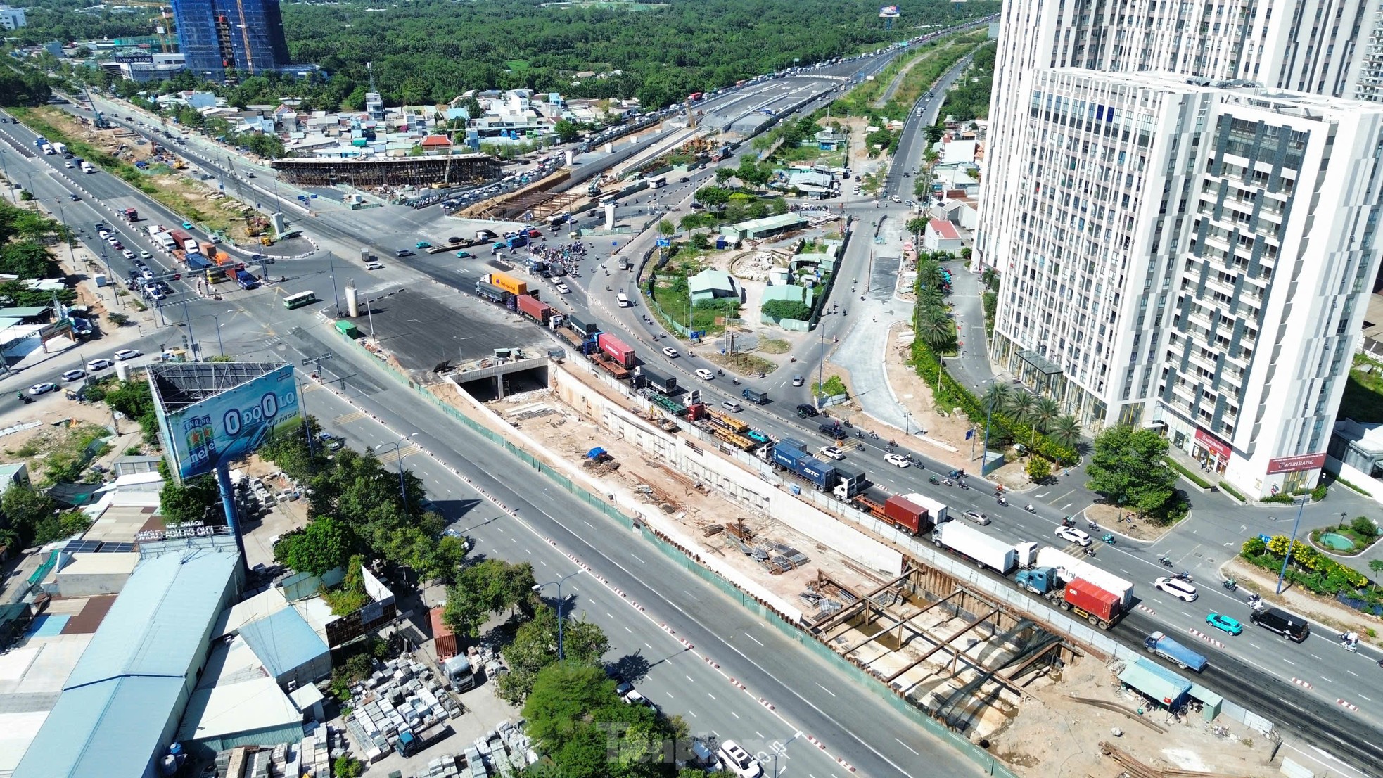 Cận cảnh hầm chui tại nút giao phía Đông TPHCM sắp thông xe- Ảnh 8. Cận cảnh hầm chui tại nút giao phía Đông TPHCM sắp thông xe- Ảnh 8.