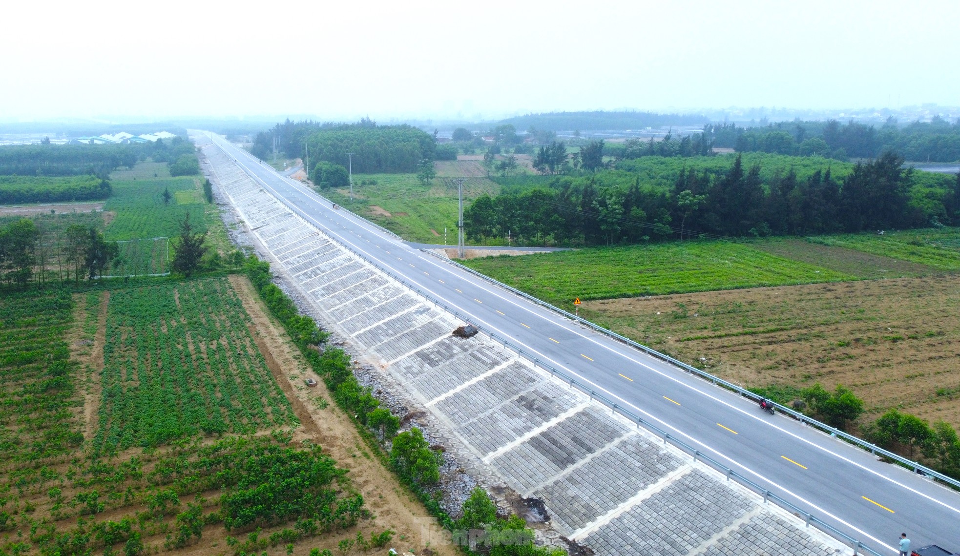 Tuyến đường ven biển hàng nghìn tỷ qua Nghệ An hiện ra sao?- Ảnh 3. Tuyến đường ven biển hàng nghìn tỷ qua Nghệ An hiện ra sao?- Ảnh 3.