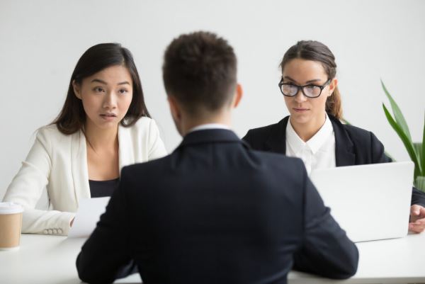 Nhà tuyển dụng hỏi “Nếu có chỗ khác lương cao hơn, bạn có chọn chúng tôi không?”: Người EQ cao không trả lời ‘‘có’’ hoặc ‘‘không’’ mà ghi điểm nhờ câu nói khôn khéo này- Ảnh 1. Nhà tuyển dụng hỏi “Nếu có chỗ khác lương cao hơn, bạn có chọn chúng tôi không?”: Người EQ cao không trả lời ‘‘có’’ hoặc ‘‘không’’ mà ghi điểm nhờ câu nói khôn khéo này- Ảnh 1.