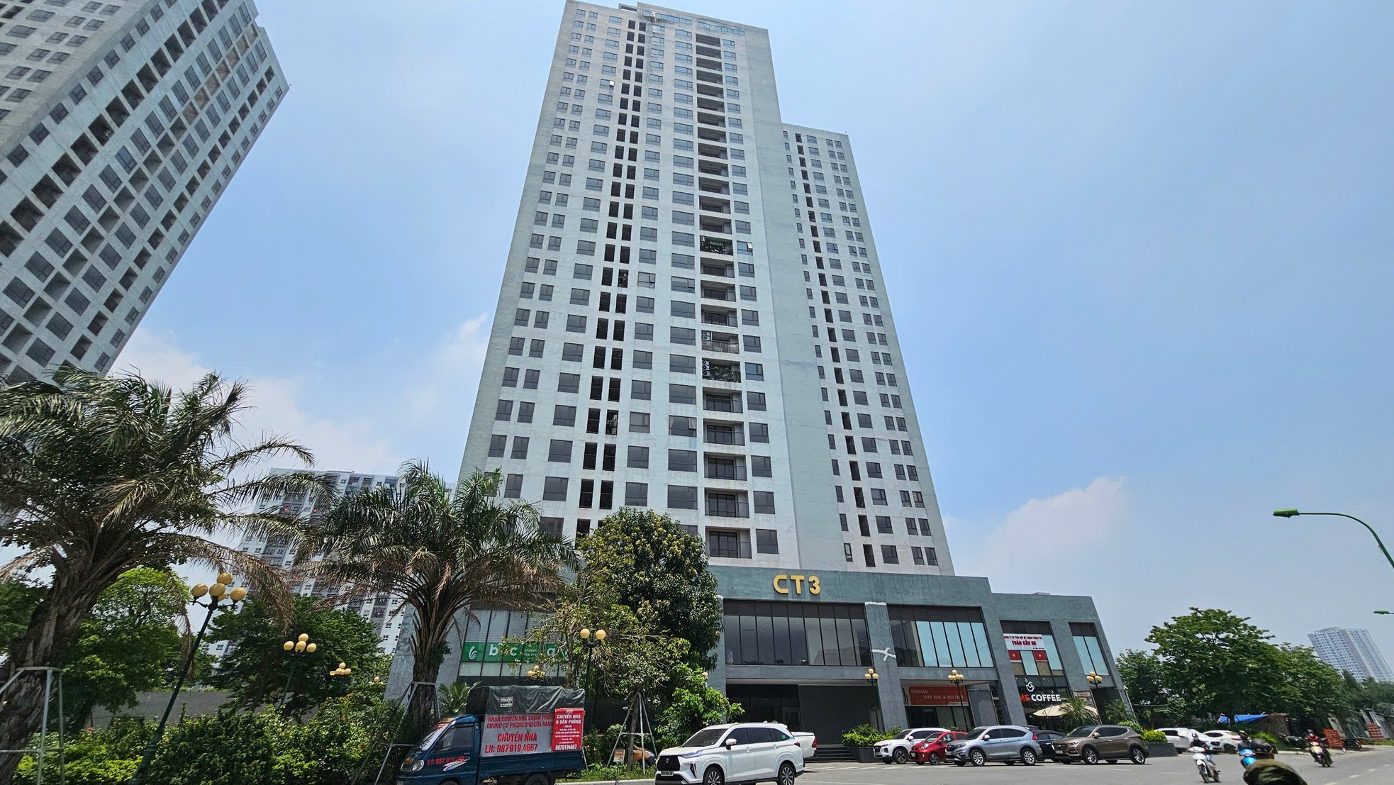 Cận cảnh khu hàng trăm căn hộ được 'đặt hàng' làm nhà tái định cư bỏ hoang giữa lúc dân 'khát' nhà ở- Ảnh 12. Cận cảnh khu hàng trăm căn hộ được 'đặt hàng' làm nhà tái định cư bỏ hoang giữa lúc dân 'khát' nhà ở- Ảnh 12.