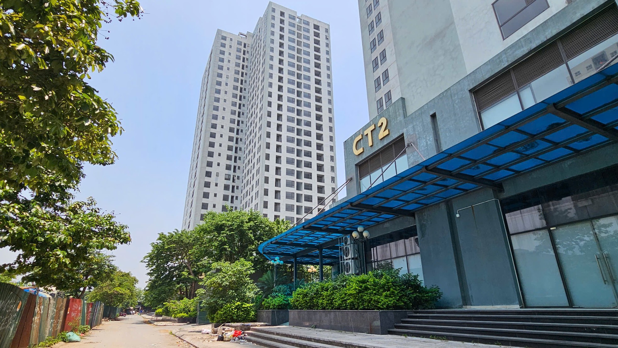 Cận cảnh khu hàng trăm căn hộ được 'đặt hàng' làm nhà tái định cư bỏ hoang giữa lúc dân 'khát' nhà ở- Ảnh 11. Cận cảnh khu hàng trăm căn hộ được 'đặt hàng' làm nhà tái định cư bỏ hoang giữa lúc dân 'khát' nhà ở- Ảnh 11.