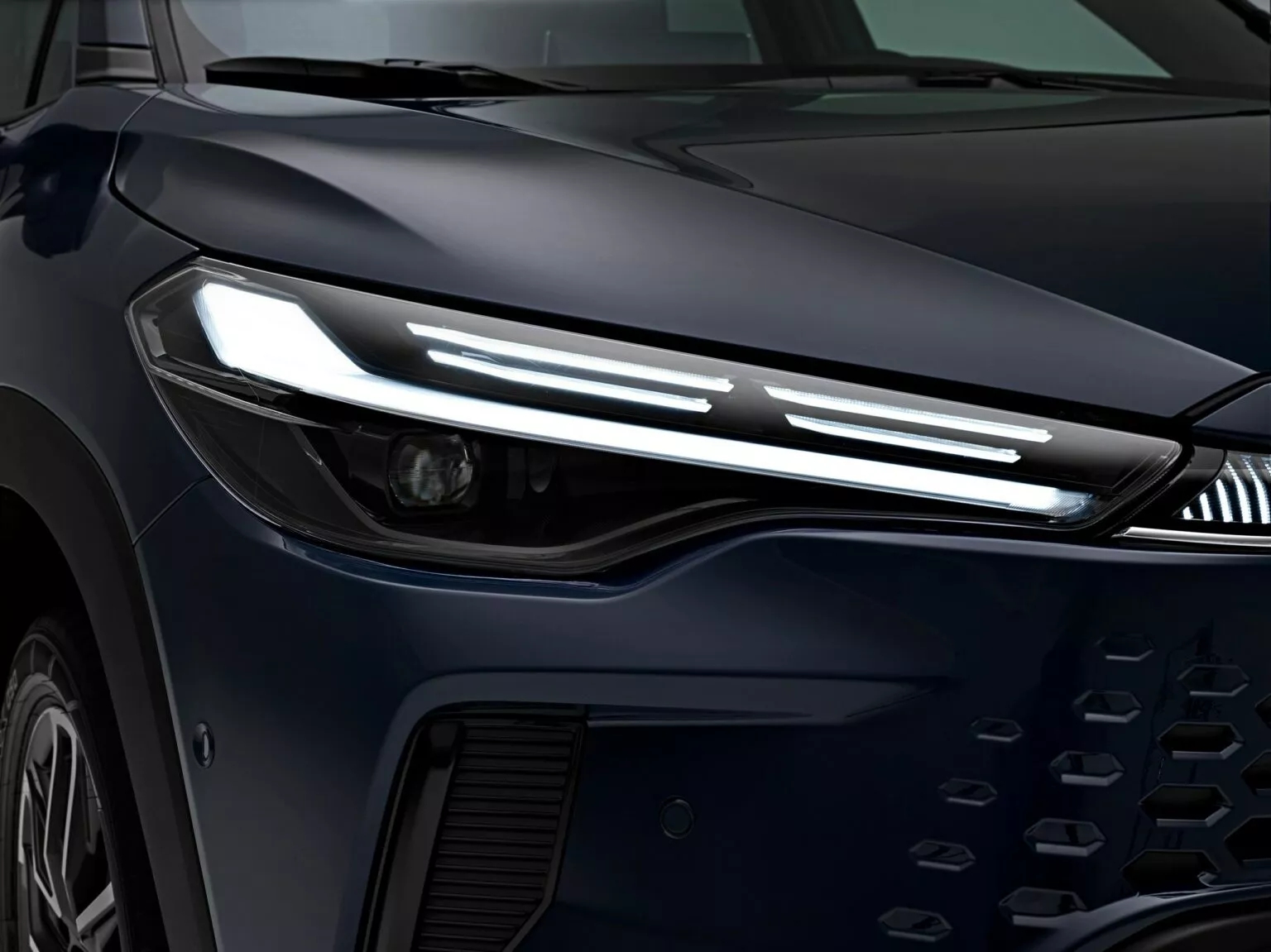 Toyota Corolla Cross 2026 ra mắt: Đèn LED mới, mâm mới, màn hình lớn, máy hybrid mạnh hơn, có bản thể thao, về Việt Nam dễ hot- Ảnh 4. Toyota Corolla Cross 2026 ra mắt: Đèn LED mới, mâm mới, màn hình lớn, máy hybrid mạnh hơn, có bản thể thao, về Việt Nam dễ hot- Ảnh 4.