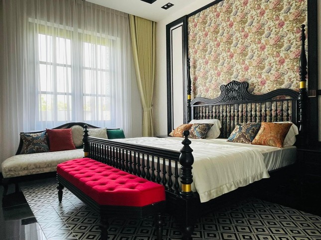 Nam nghệ sĩ sở hữu biệt thự mặt tiền 40 tỷ ở Nhà Bè, nhiều cửa hàng trải khắp cả nước, U40 vẫn lẻ bóng- Ảnh 11. Nam nghệ sĩ sở hữu biệt thự mặt tiền 40 tỷ ở Nhà Bè, nhiều cửa hàng trải khắp cả nước, U40 vẫn lẻ bóng- Ảnh 11.