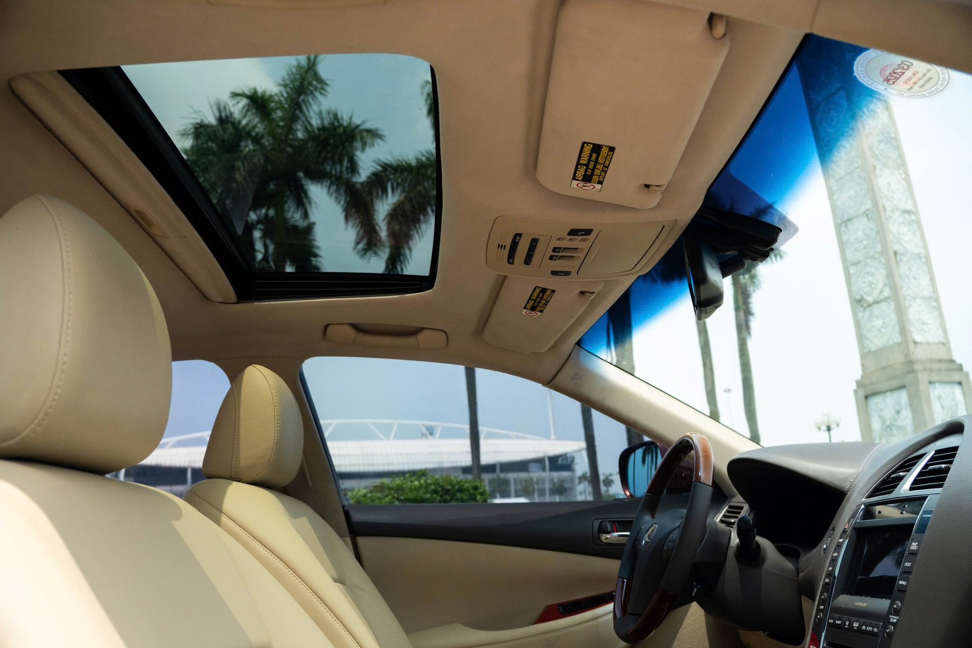 Lexus ES gần 20 năm tuổi vẫn có giá hơn 400 triệu: Chạy 140.000km, nội thất còn đẹp, ngoại thất nhuốm màu thời gian- Ảnh 14. Lexus ES gần 20 năm tuổi vẫn có giá hơn 400 triệu: Chạy 140.000km, nội thất còn đẹp, ngoại thất nhuốm màu thời gian- Ảnh 14.