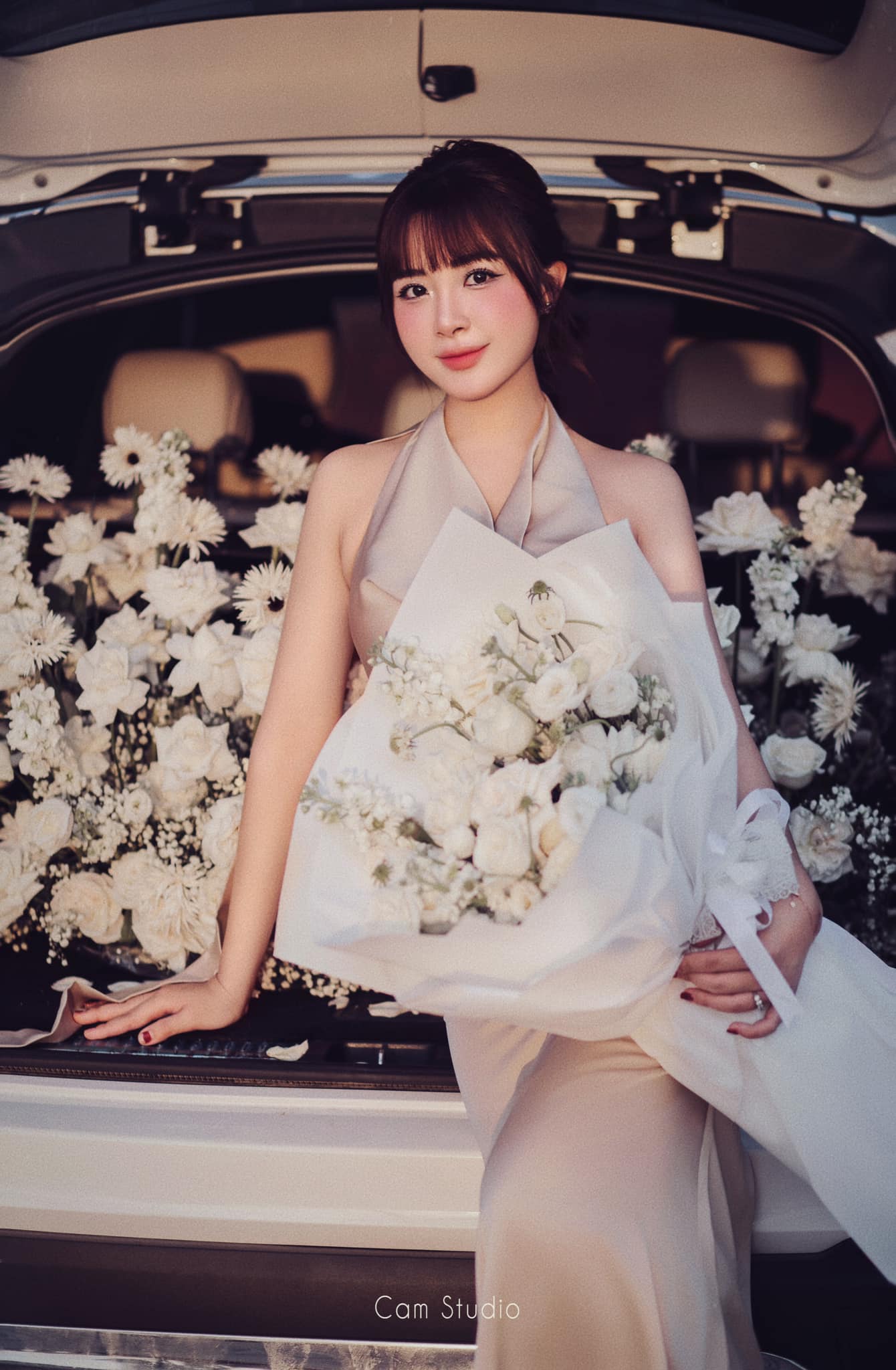 Phan Văn Đức và vợ là cô chủ khách sạn ở nhà lầu mặt phố, lái xe sang, ngày lễ “ting ting” 2 tỷ đồng- Ảnh 3. Phan Văn Đức và vợ là cô chủ khách sạn ở nhà lầu mặt phố, lái xe sang, ngày lễ “ting ting” 2 tỷ đồng- Ảnh 3.