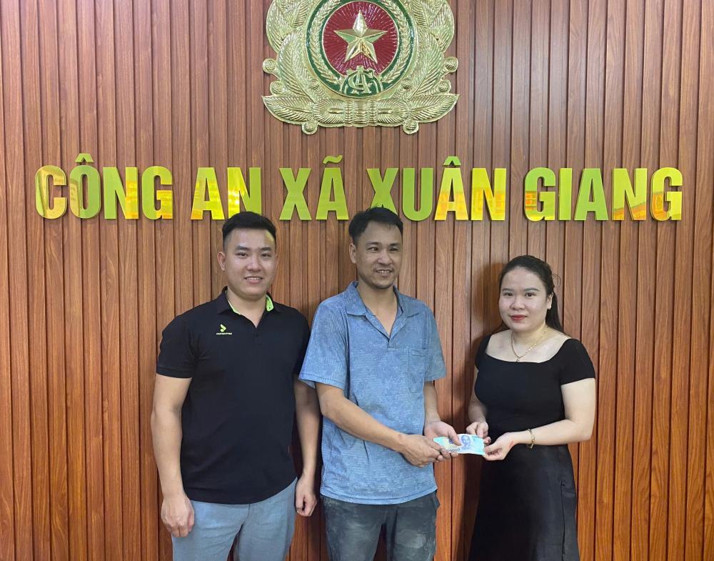 Nhận được 10 triệu đồng chuyển khoản từ STK VPBank, người phụ nữ liền báo công an xã nhờ xác minh thông tin- Ảnh 1. Nhận được 10 triệu đồng chuyển khoản từ STK VPBank, người phụ nữ liền báo công an xã nhờ xác minh thông tin- Ảnh 1.