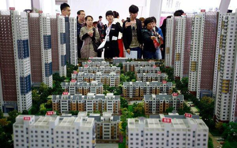 Chi 10 tỷ đồng mua 6 căn biệt thự rồi bỏ quên, 20 năm sau người đàn ông phát hiện có người sống bên trong: “Anh không có quyền lấy lại”- Ảnh 3. Chi 10 tỷ đồng mua 6 căn biệt thự rồi bỏ quên, 20 năm sau người đàn ông phát hiện có người sống bên trong: “Anh không có quyền lấy lại”- Ảnh 3.