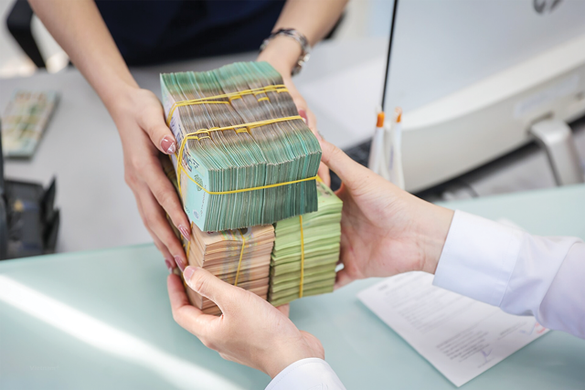 Hôm nay (8/5), một ngân hàng tăng lãi suất tiết kiệm lên mức cao nhất thị trường- Ảnh 1. Hôm nay (8/5), một ngân hàng tăng lãi suất tiết kiệm lên mức cao nhất thị trường- Ảnh 1.