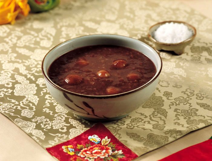 Cứ sang hè mẹ lại nấu cháo đậu đen kèm hạt sen giục con ăn, 30 năm sau tôi mới xúc động hiểu tại sao- Ảnh 3.